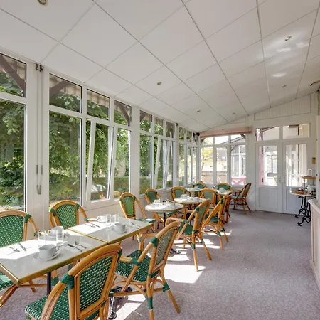 Brit Confort Bagnoles Normandie Szálloda 3*