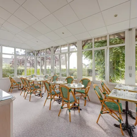 Ξενοδοχείο Brit Confort Bagnoles Normandie 3*
