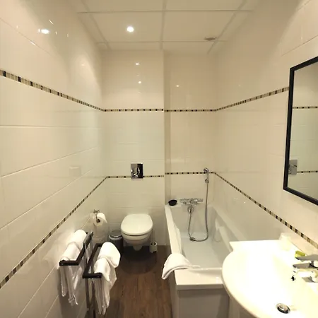 Brit Confort Bagnoles Normandie Hotel 3*