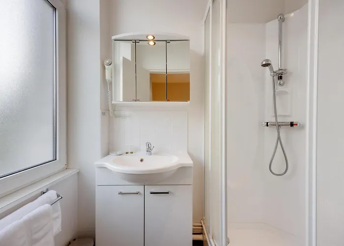 Brit Confort Bagnoles Normandie Отель