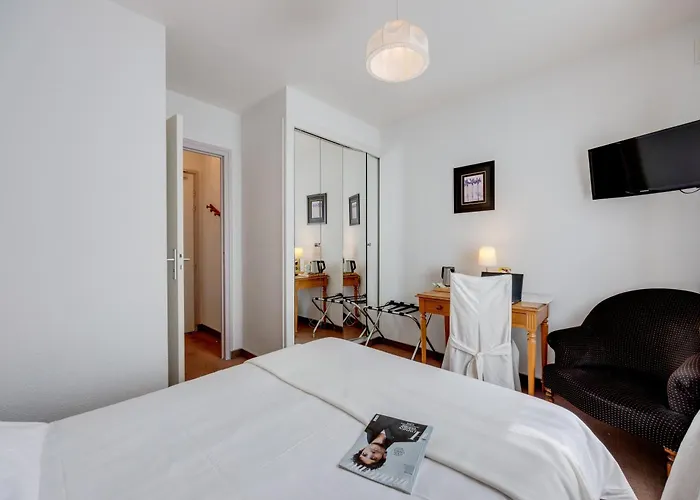 Hotel Brit Confort Bagnoles Normandie 3*