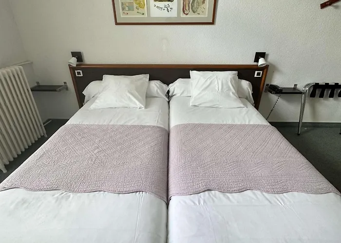 Brit Confort Bagnoles Normandie Отель 3*