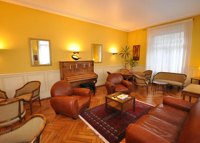 Hotel Brit Confort Bagnoles Normandie 3*