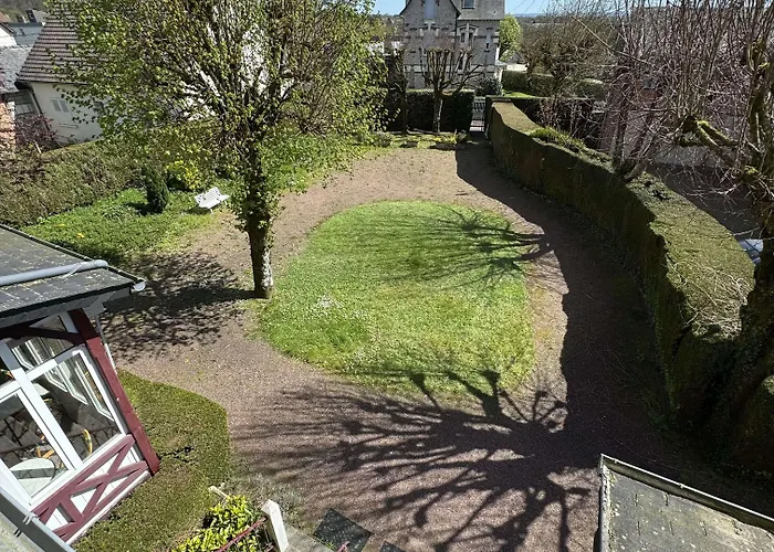 Отель Brit Confort Bagnoles Normandie 3*