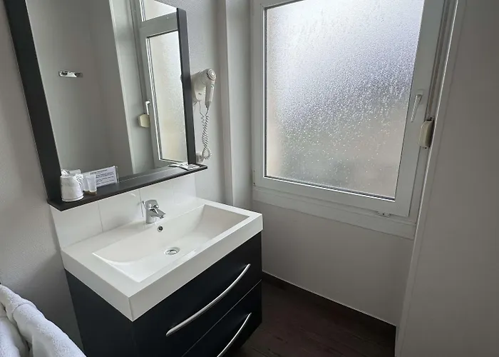 Brit Confort Bagnoles Normandie Hotel 3*